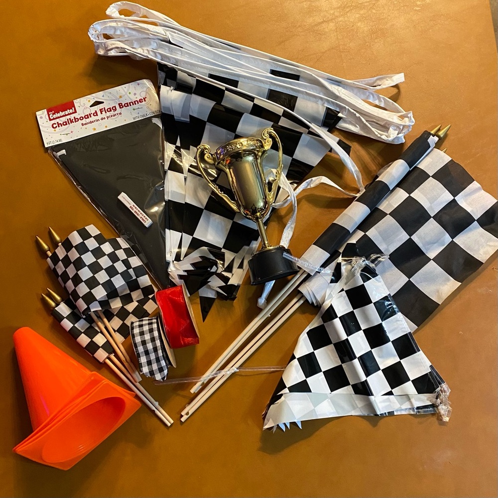Party pack, black and white racing party supplies, 17 pieces